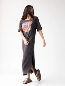 Natural Life Graphic Tee Maxi Dress - Charcoal Floral Bouquet -Natural Life Shop 1A2A4256