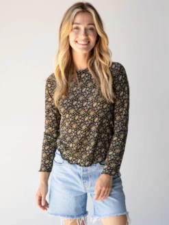 Natural Life Lily Printed Knit Long Sleeve Tee Shirt - Black Tan Daisies -Natural Life Shop 484A5070 20copy
