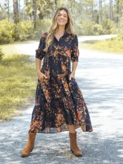 Natural Life Rebecca Tiered Dress - Navy Red Bouquets